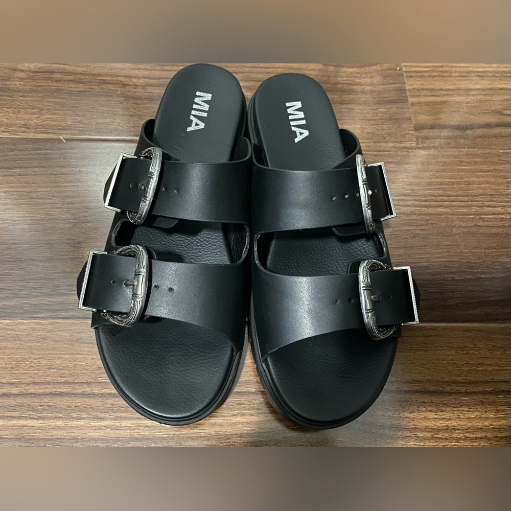 MIA Black Textured Sole
